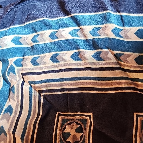 ⚡️5 For $10⚡️Perry Ellis and Adolpho vintage large (almost) square scarves - Picture 3 of 6